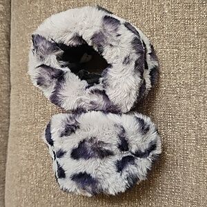 WHBM feminine mobwife animal print furry wrist cuffs